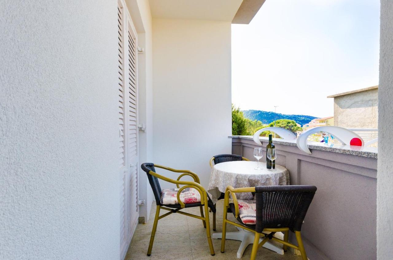 Apartments Ruza-Rajska Beach Lopar Exterior photo
